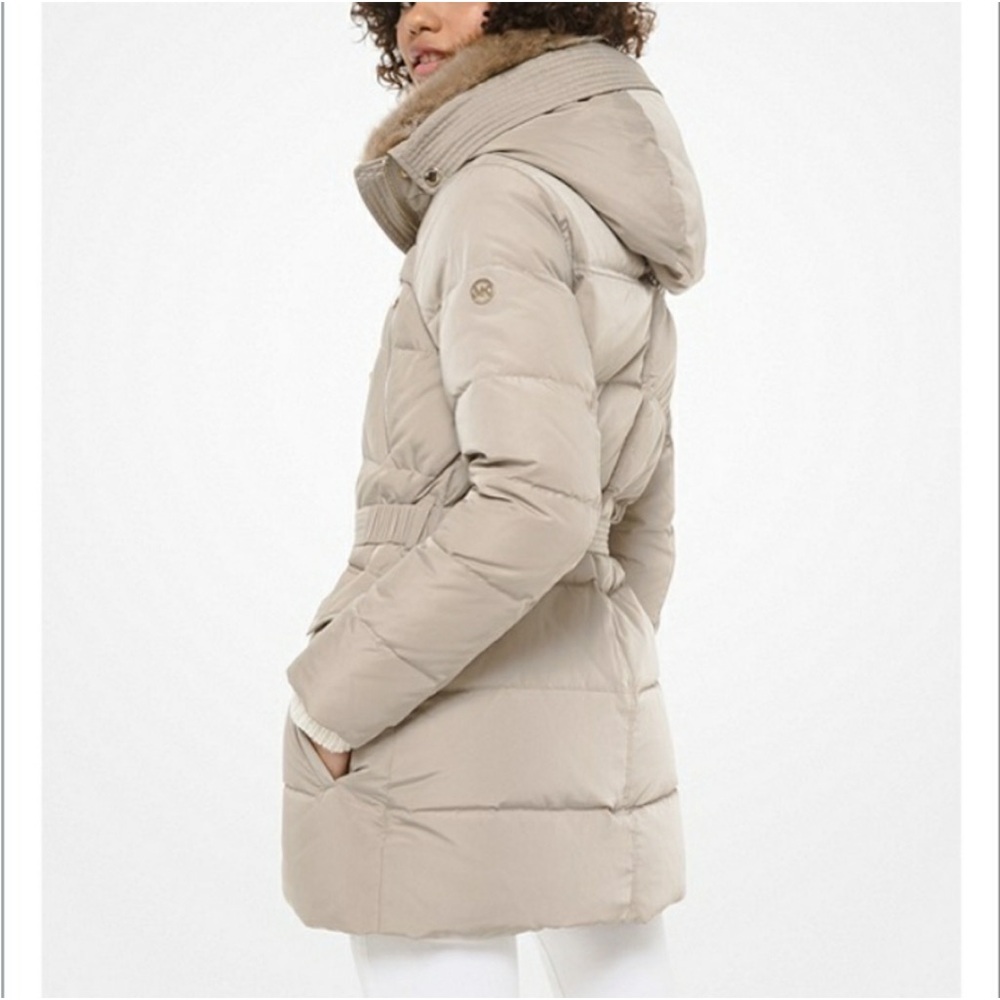 Michael Kors glam Beige Puffer Jacket with Faux Fur Trim - Picture 2 of 2